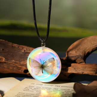 sinise liblikaga kaelakee